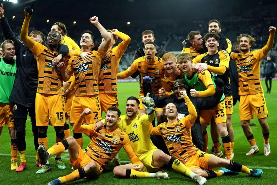 Leicester facile, Newcastle saute, Chelsea régale