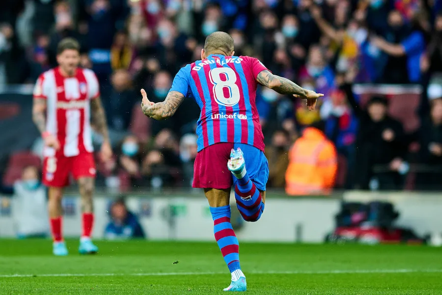 Tactique : Dani Alves, le général de Xavi