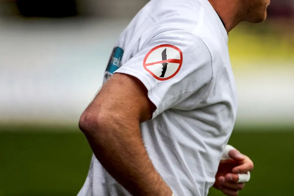 Isère : Le dirigeant d&rsquo;un club amateur blessé d’un coup de couteau pendant un match