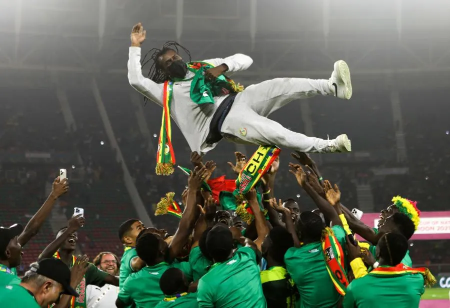 Les champions sénégalais reçoivent chacun 76 000 euros de prime et des terrains
