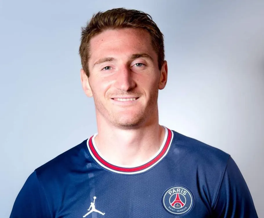 Louis Lapouge : «<span style="font-size:50%">&nbsp;</span>Je suis au PSG, mais je veux jouer pour Malte<span style="font-size:50%">&nbsp;</span>»