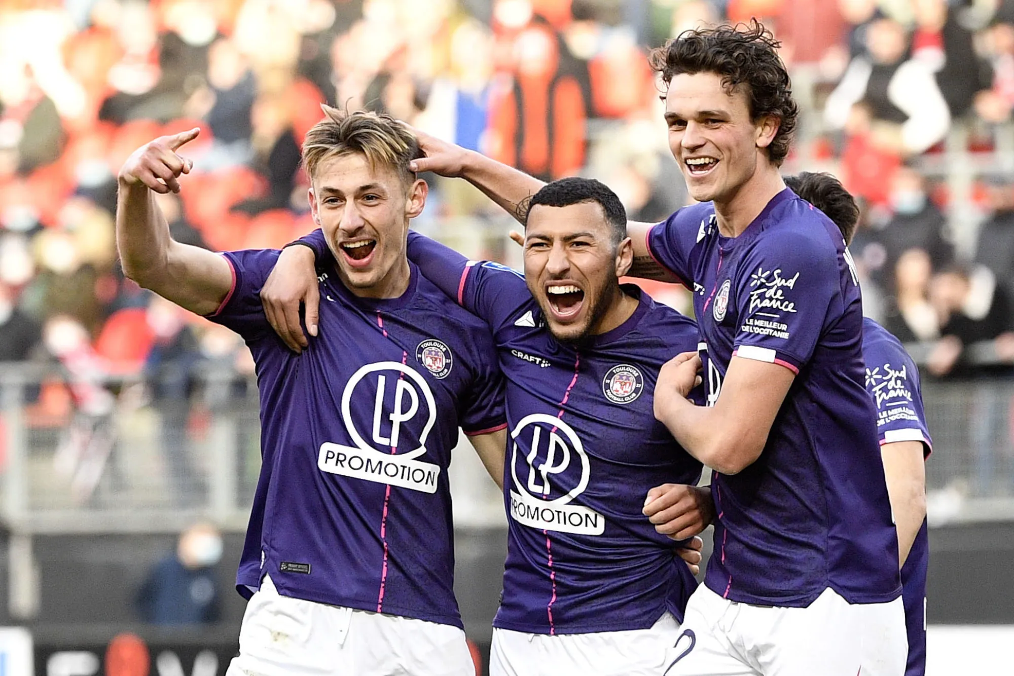 Toulouse l’emporte à Valenciennes et affirme sa place de leader