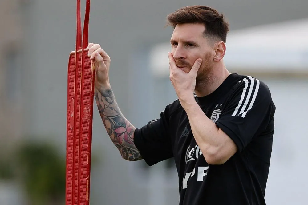 Selon Lionel Scaloni, «<span style="font-size:50%">&nbsp;</span>le Covid a beaucoup affecté<span style="font-size:50%">&nbsp;</span>» Leo Messi