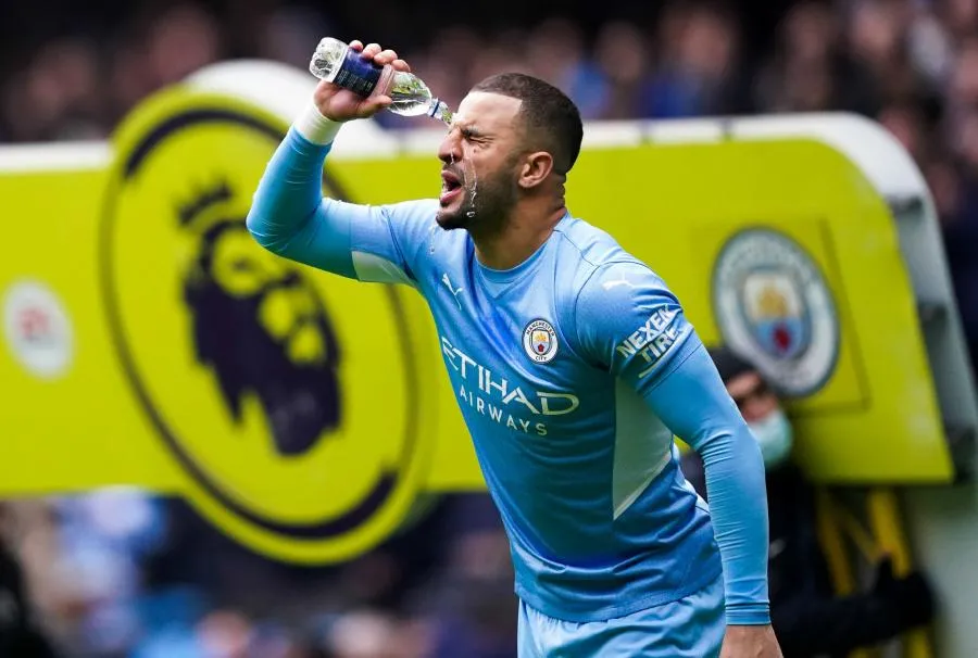 Kyle Walker et Yannick Carrasco suspendus trois matchs par l’UEFA