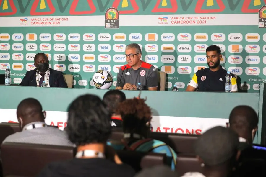 CAN 2021 : Un technicien pique les micros d’une conférence de presse parce qu’il n’a pas été payé