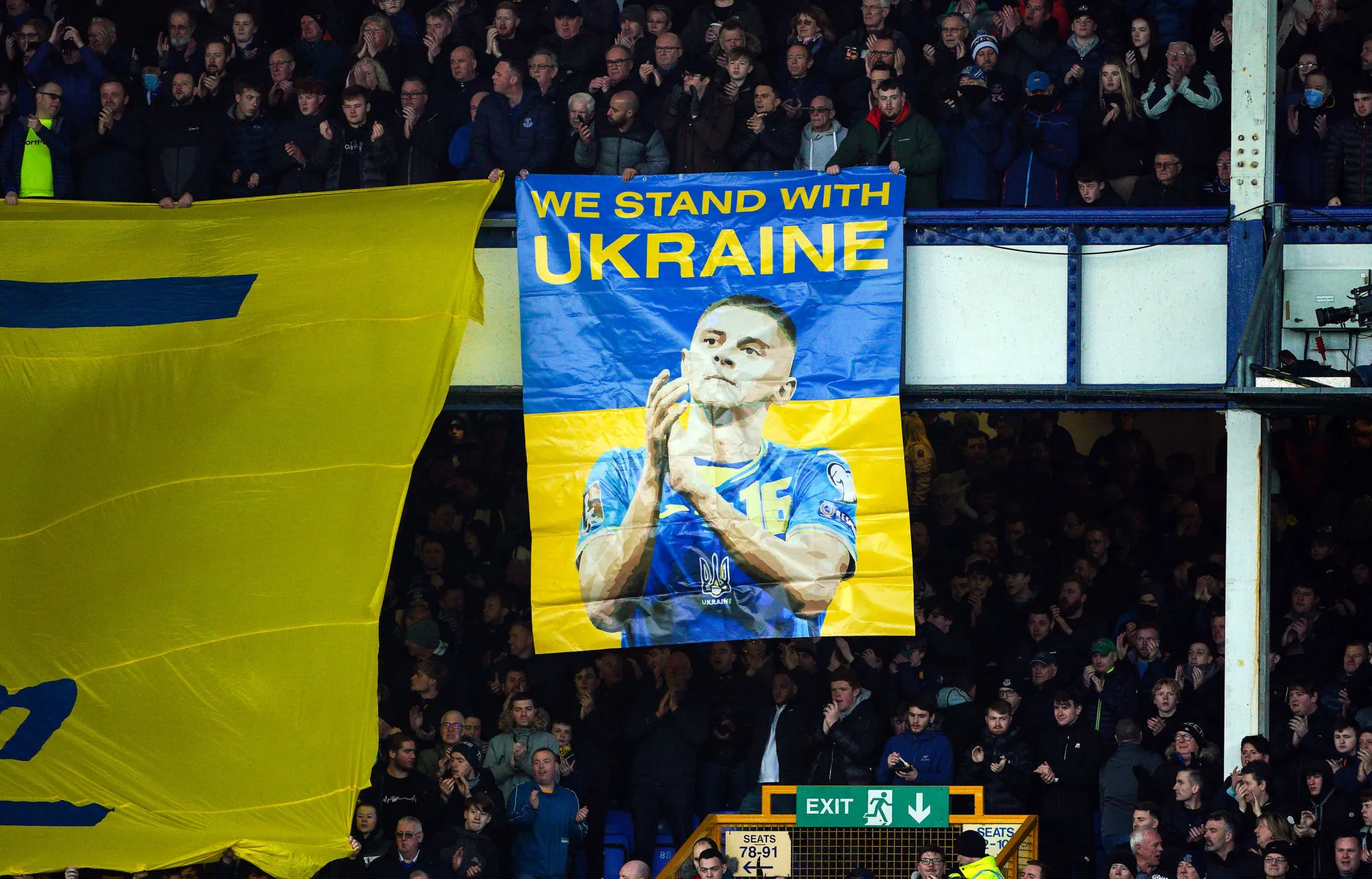 Everton suspend ses accords de sponsoring avec des entreprises russes