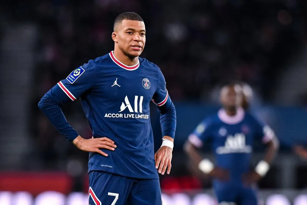 Kylian Mbappé blessé à l’entraînement à deux jours du match contre le Real