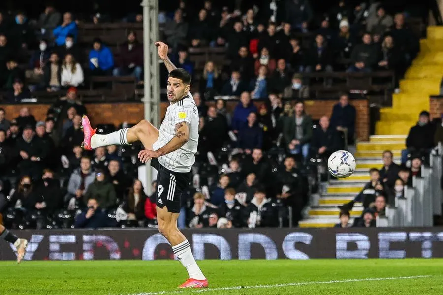 Mitrović devient le meilleur buteur de l’histoire du Championship