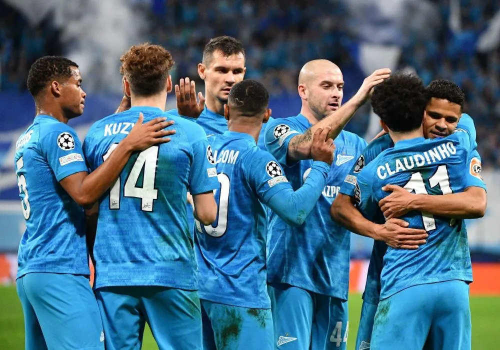 La fédération ukrainienne demande à l’UEFA et la FIFA de suspendre la Russie de toutes les compétitions