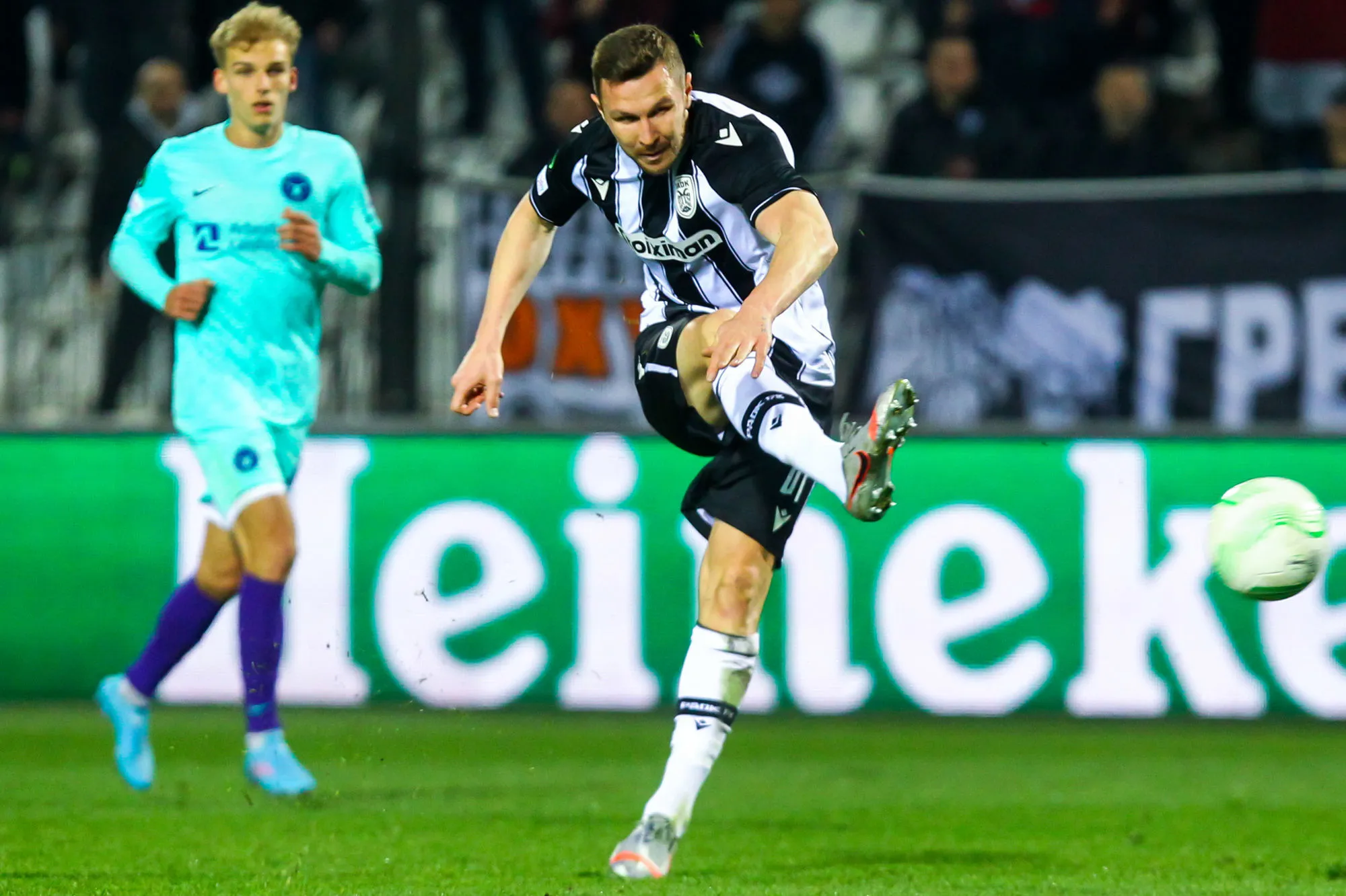 PAOK et Slavia se qualifient en force, le Vitesse passe en douceur