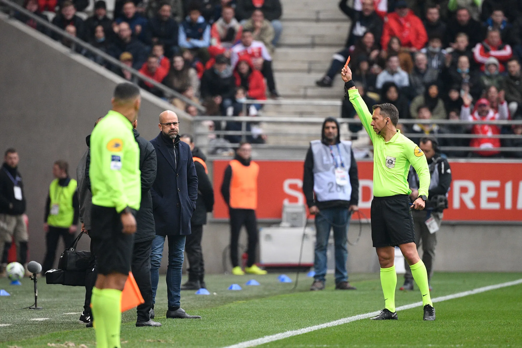 Peter Bosz suspendu un match