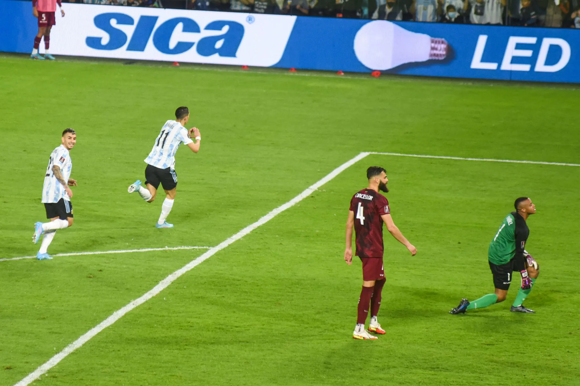 Ángel Di María : «<span style="font-size:50%">&nbsp;</span>Mon dernier match avec ce maillot en Argentine<span style="font-size:50%">&nbsp;</span>»