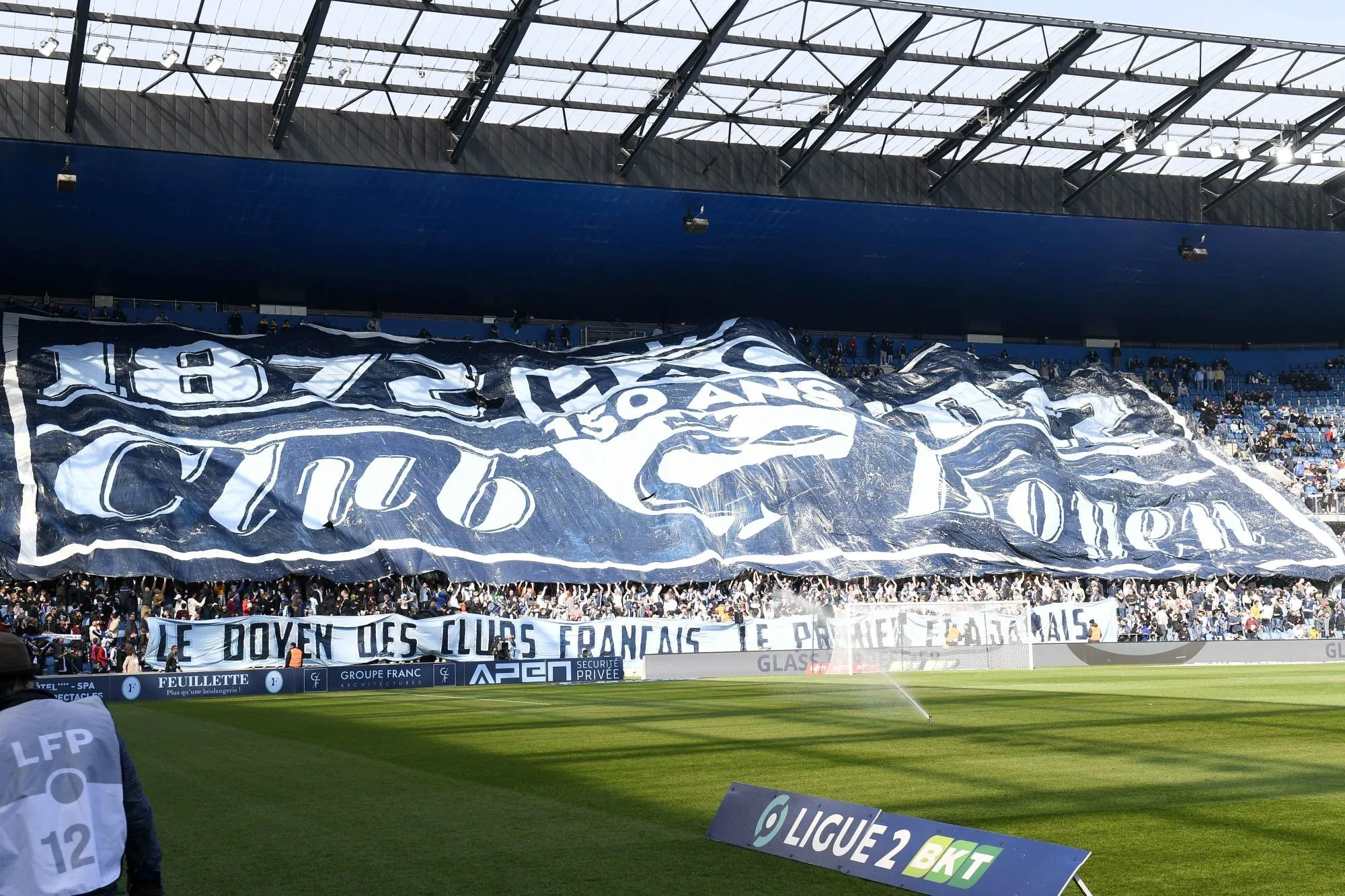 Les supporters du Havre lancent leur bière