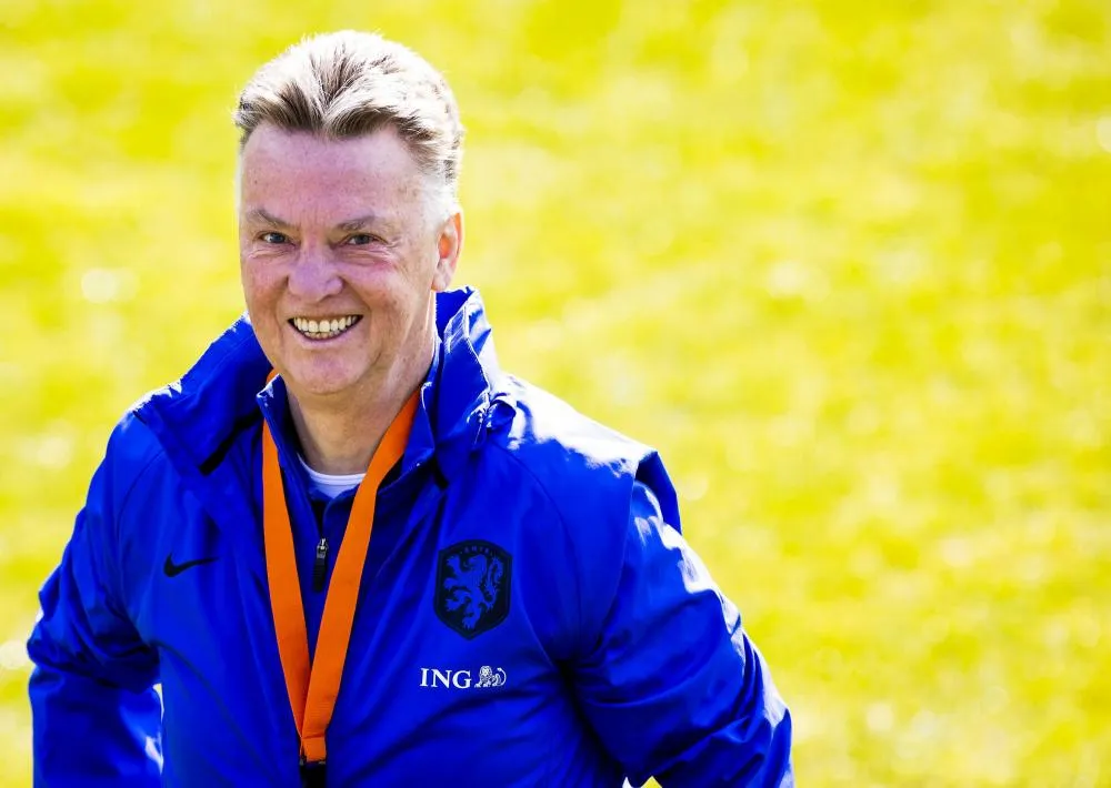 Louis van Gaal déconseille à Erik ten Hag de rejoindre le «<span style="font-size:50%"> </span>club commercial<span style="font-size:50%"> </span>» de Manchester United