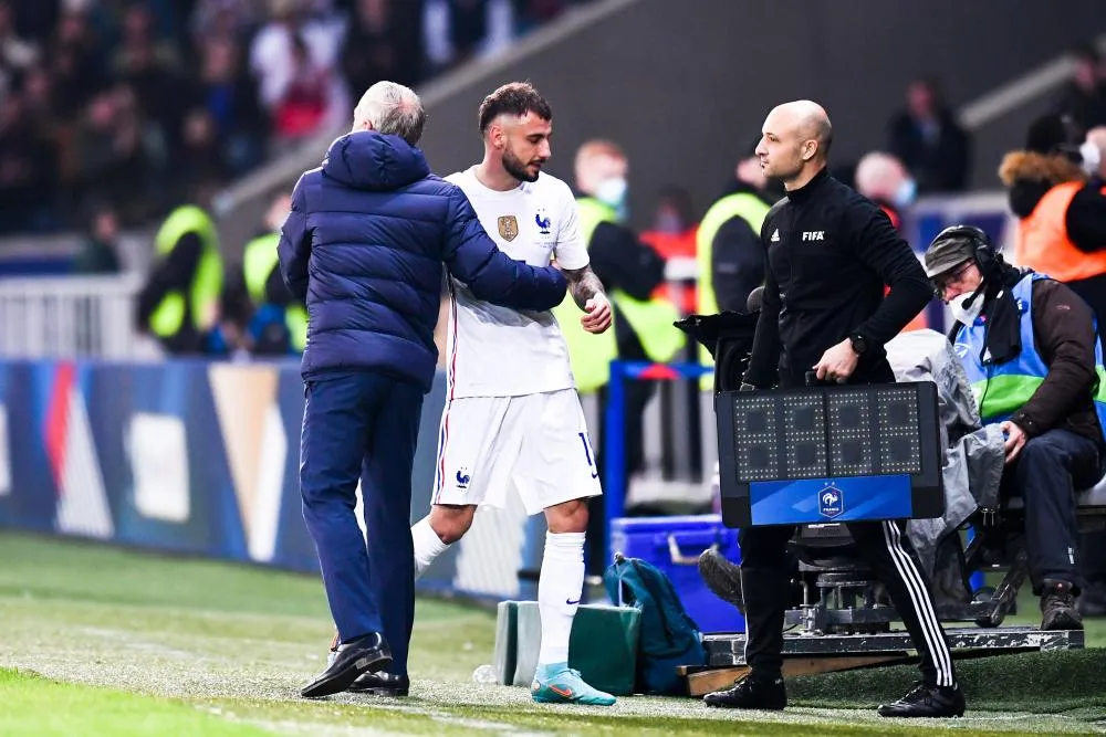 Didier Deschamps n&rsquo;a pas aimé les sifflets destinés à Jonathan Clauss