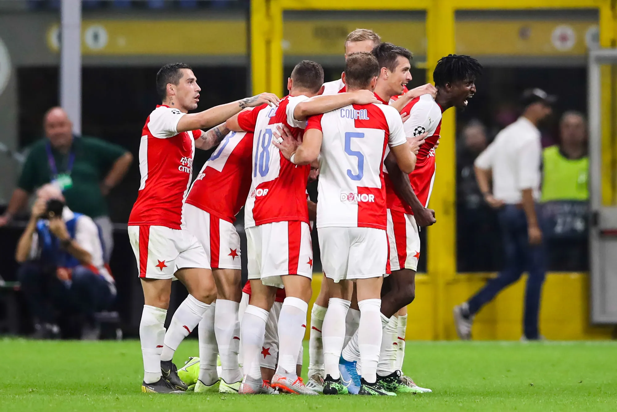 Pronostic Feyenoord Slavia Prague : Analyse, cotes et prono du 1/4 de finale aller de Ligue Europa Conférence
