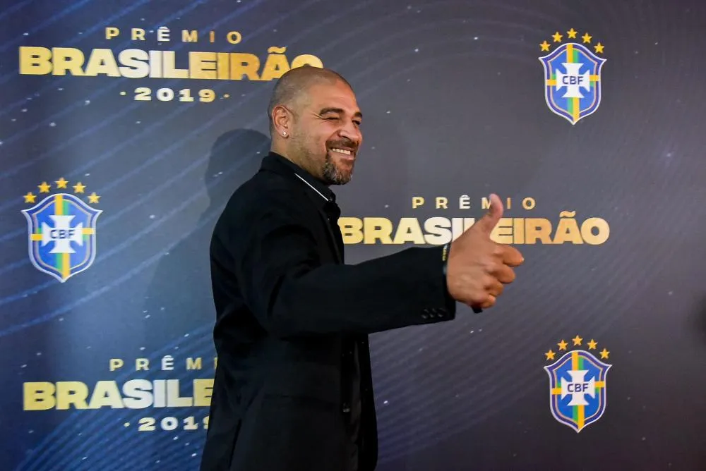 Adriano retrouvé ivre dans une favela de Rio