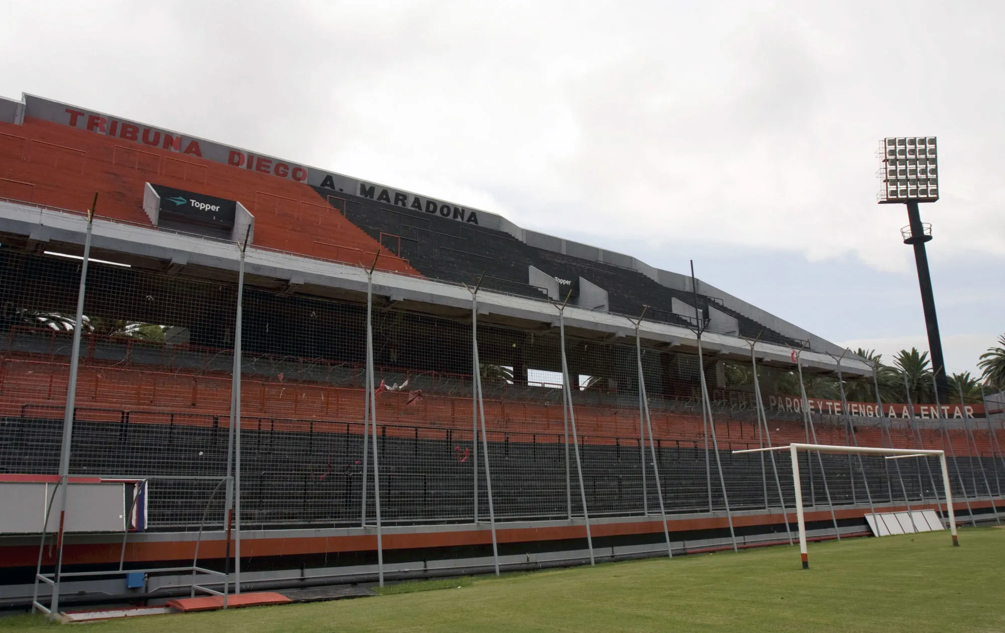 Des grenades jetées sur la pelouse avant Rosario-Newell’s