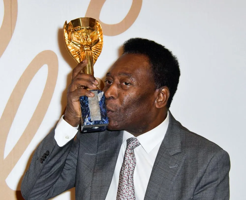 Pelé de nouveau hospitalisé pour son traitement contre le cancer