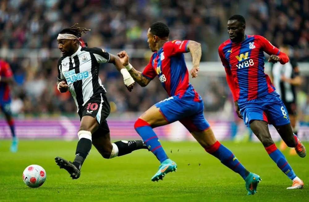 Quand Allan Saint-Maximin improvise un petit pas de danse face à Crystal Palace