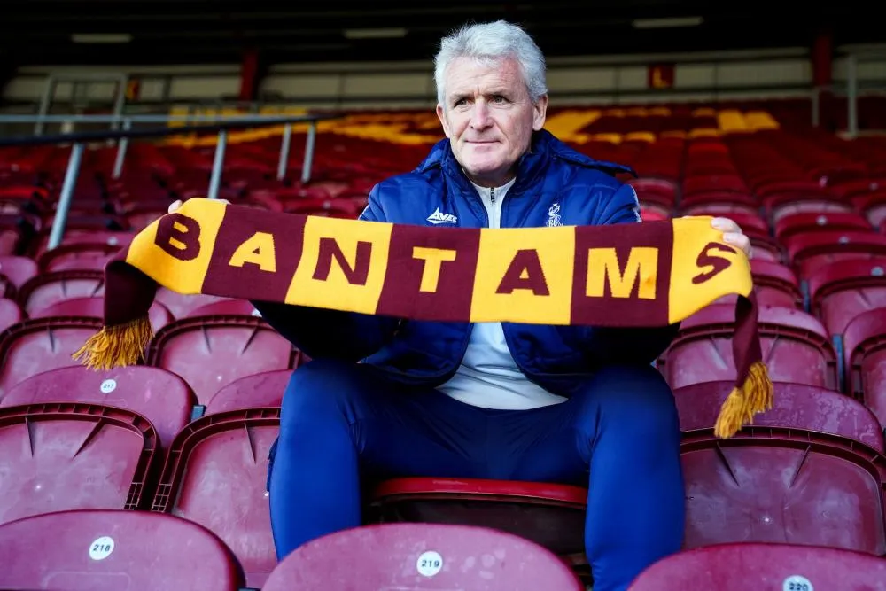 Bradford : à 58 ans, Mark Hugues s’illustre encore avec un magnifique enchaînement