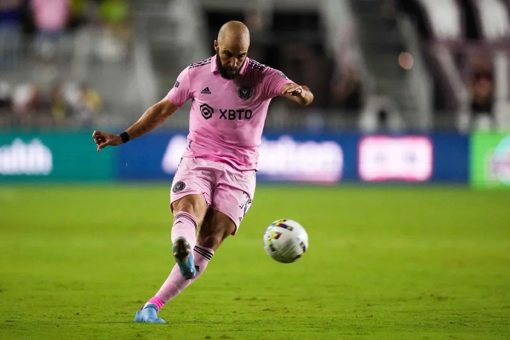 Gonzalo Higuaín pensait pouvoir jouer en MLS «<span style="font-size:50%">&nbsp;</span>avec une cigarette dans la bouche<span style="font-size:50%">&nbsp;</span>»