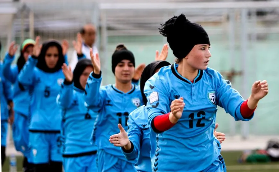 L&rsquo;équipementier Hummel réunit l’équipe féminine afghane