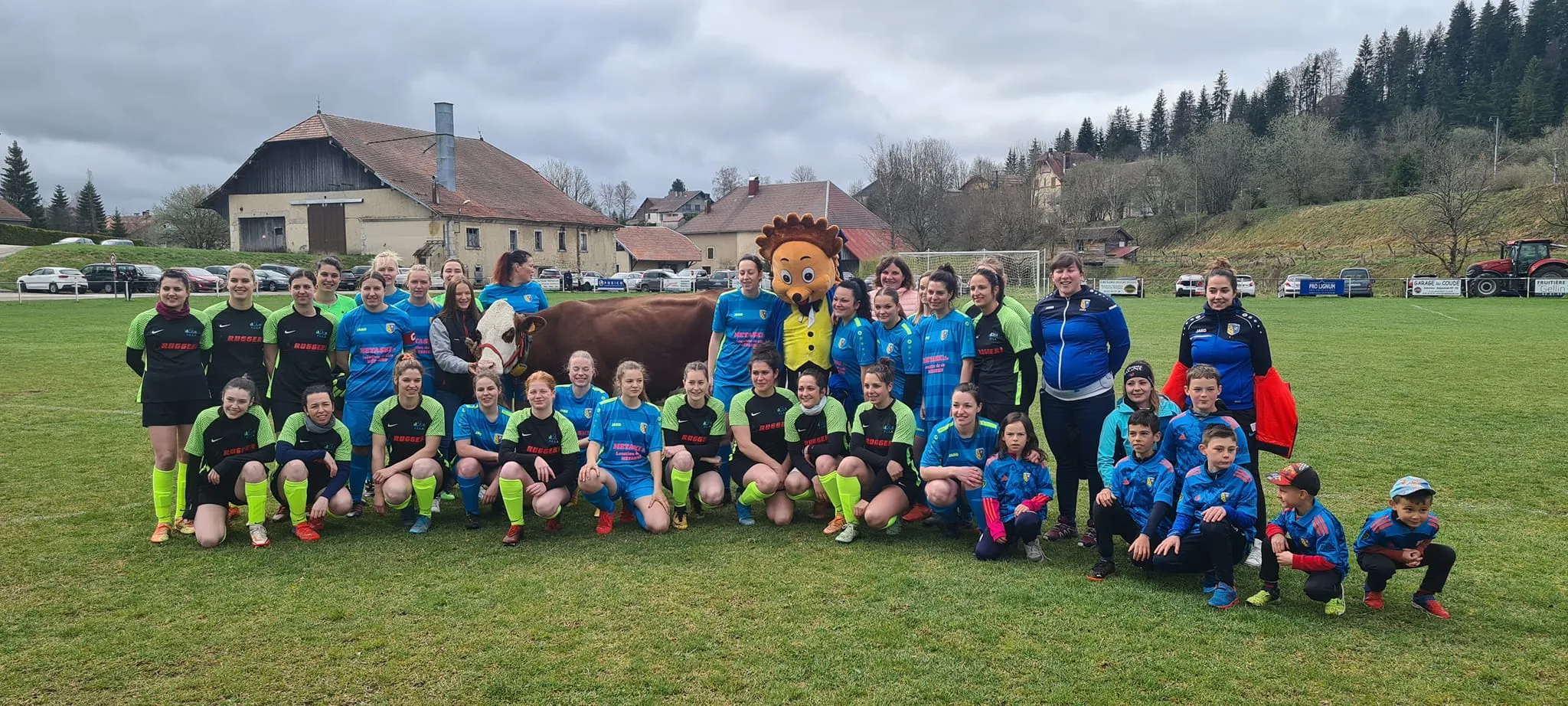 Osmose, la vache devenue star du football haut-doubien : «<span style="font-size:50%">&nbsp;</span>On ne va pas en faire tout un fromage<span style="font-size:50%">&nbsp;</span>»