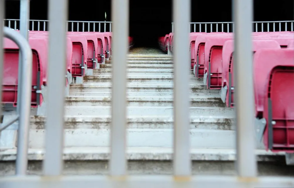 FC Barcelone : Le mauvais état des sièges du Camp Nou inquiète