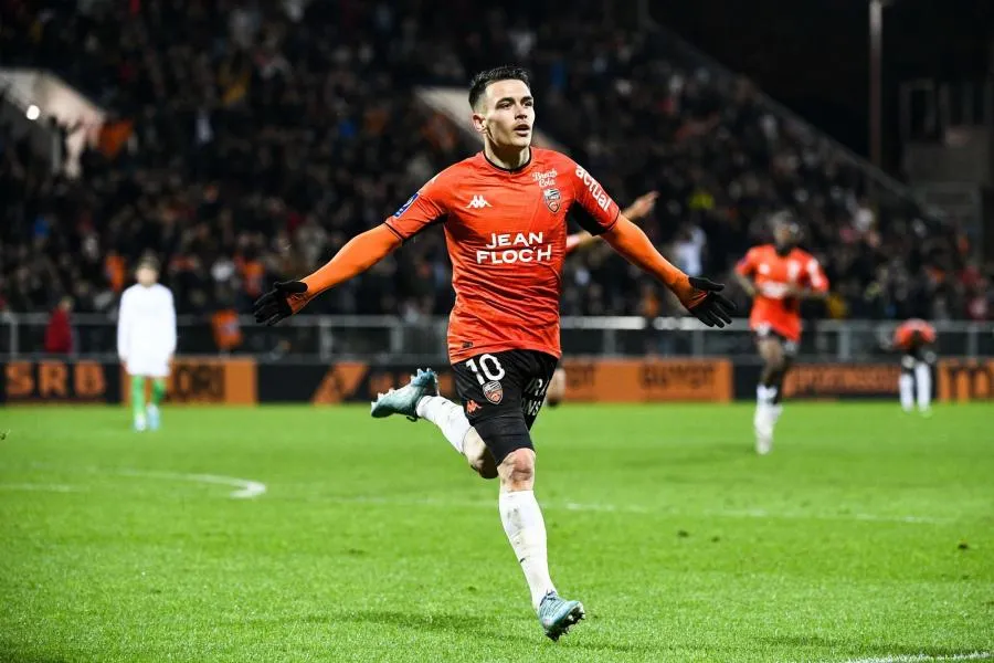 Lorient humilie Saint-Étienne