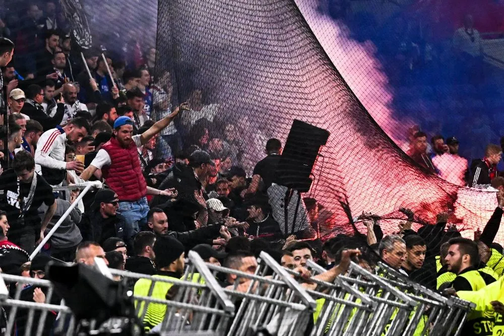 Contre West Ham, des supporters lyonnais ont tenté d’envahir la pelouse en fin de match
