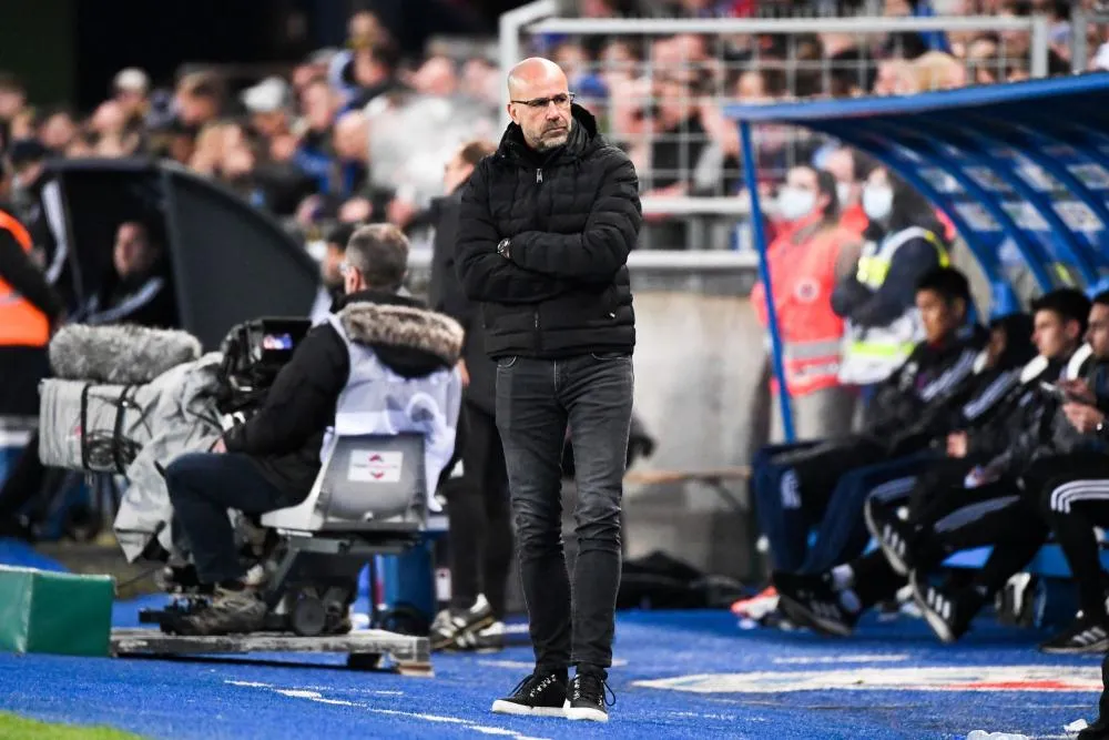 L&rsquo;entraîneur de l&rsquo;OL Peter Bosz regrette le manque de leaders dans son effectif