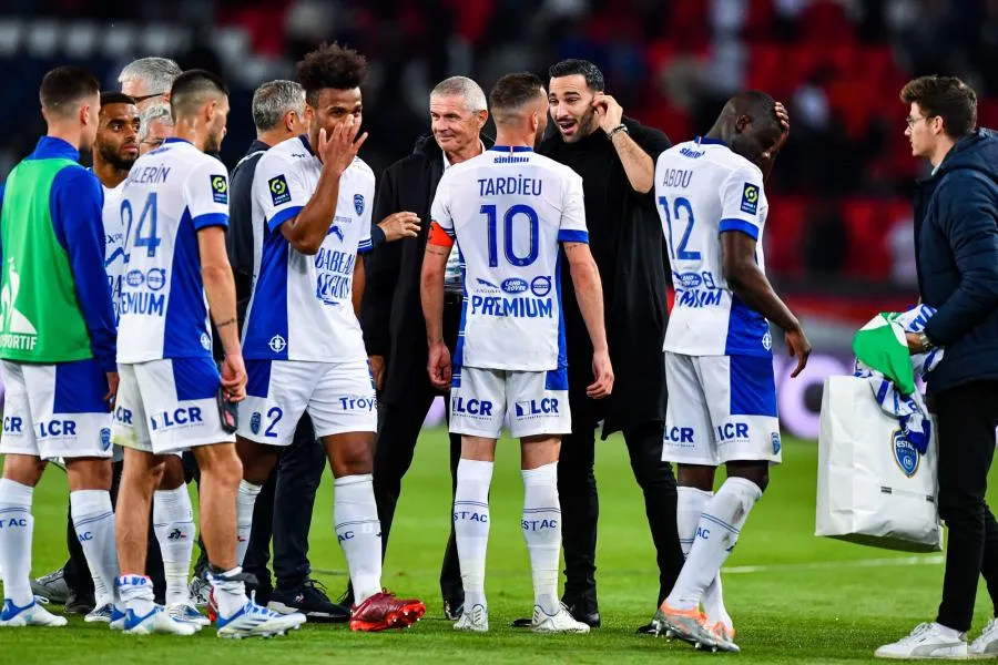 Troyes récolte des fonds pour l’Ukraine en vendant ses maillots