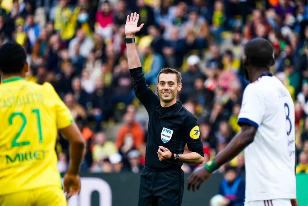 Clément Turpin au sifflet de la finale de la Ligue des champions