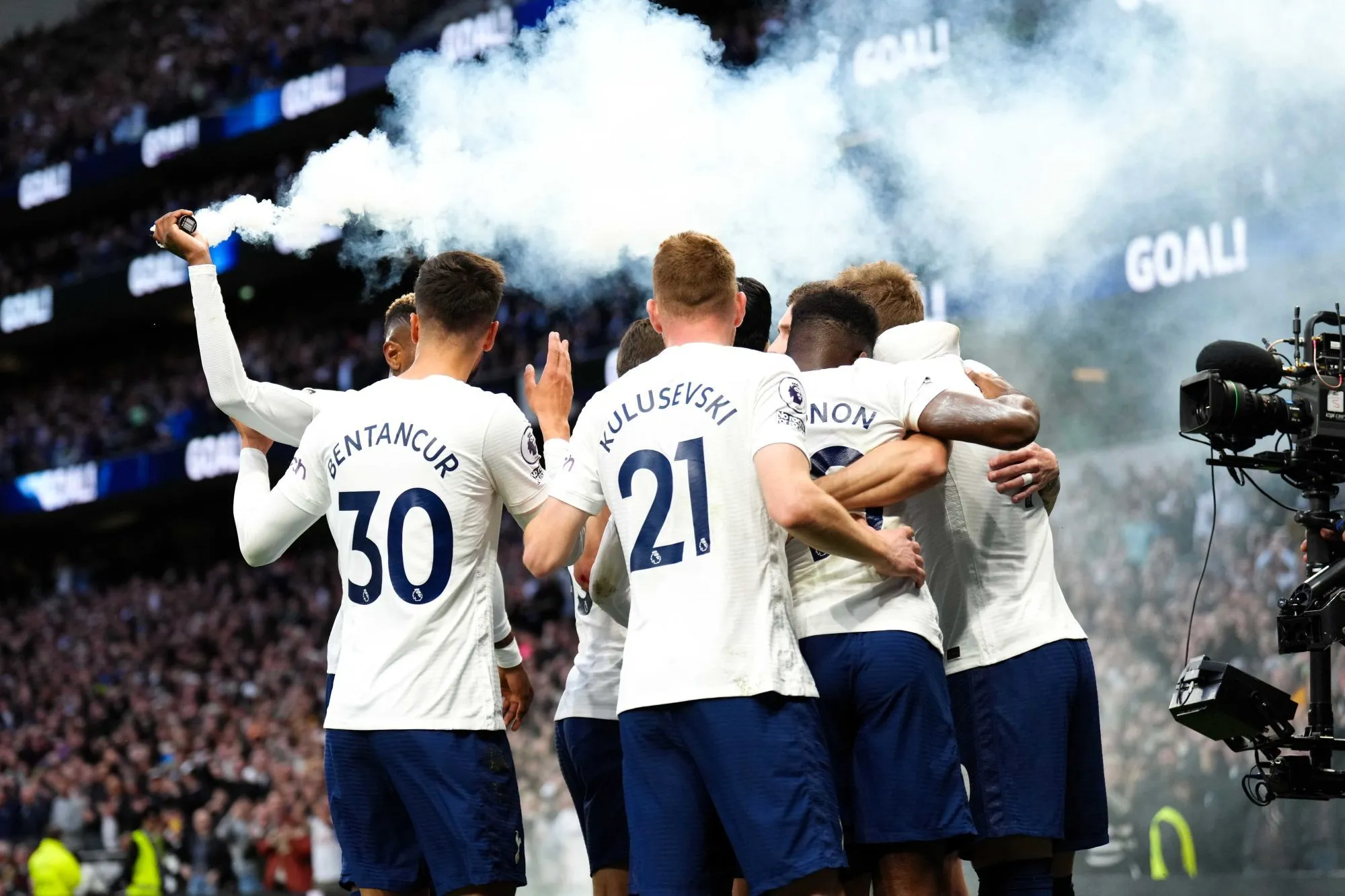 Tottenham revient en trombe sur Arsenal