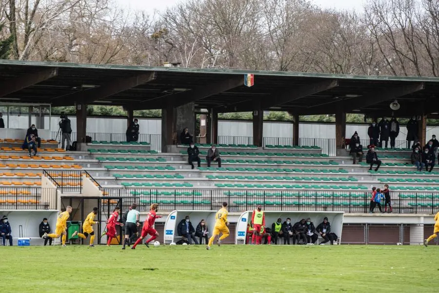 Un joueur amateur prend 24 ans de suspension après avoir frappé un arbitre