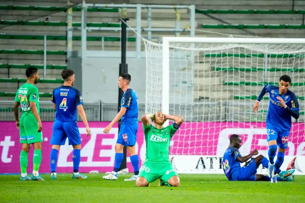 Bordeaux se dirige droit vers la Ligue 2, Metz dépasse Saint-Étienne