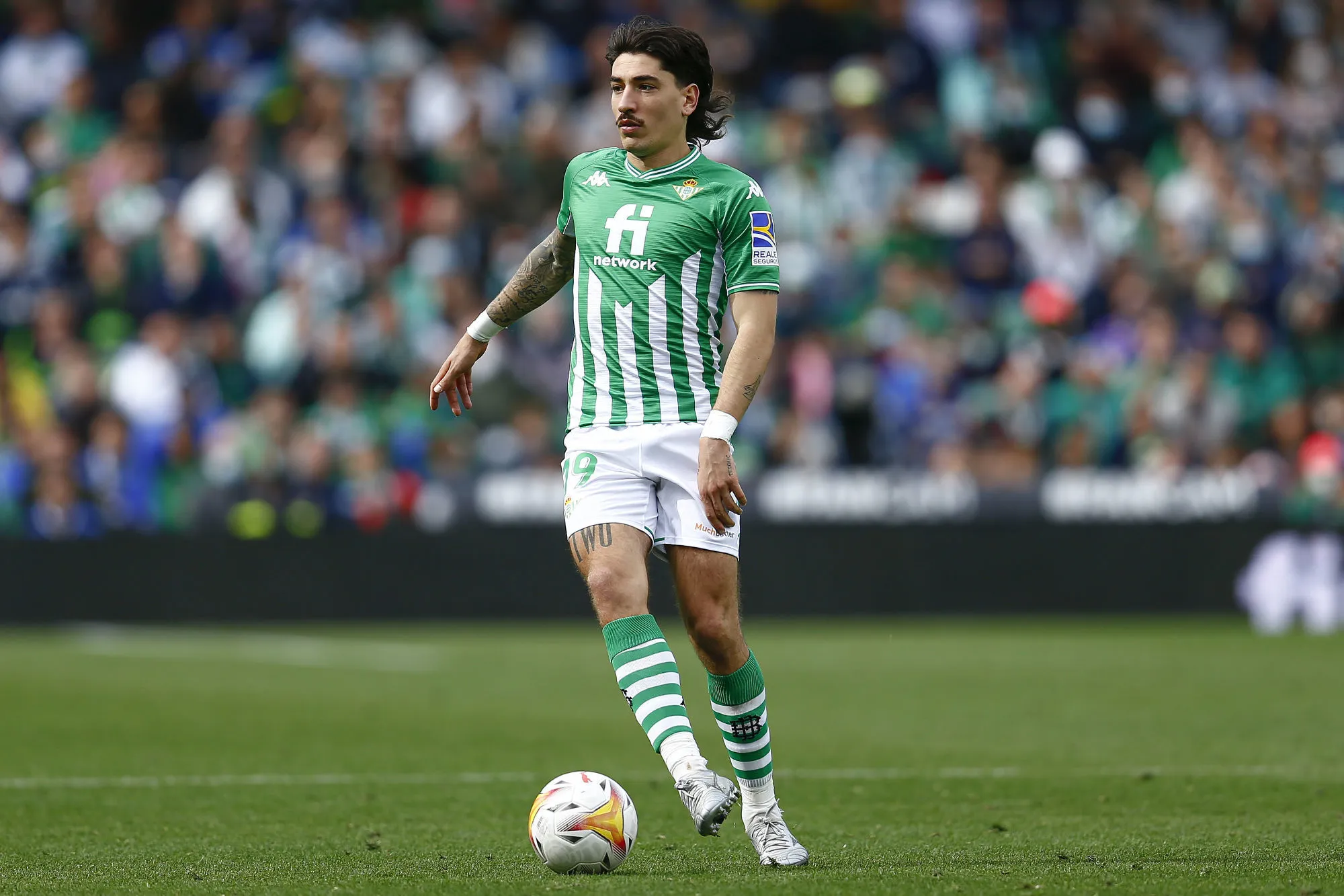 Deux joueurs du Betis veulent ouvrir une cagnotte pour que Bellerín reste au club