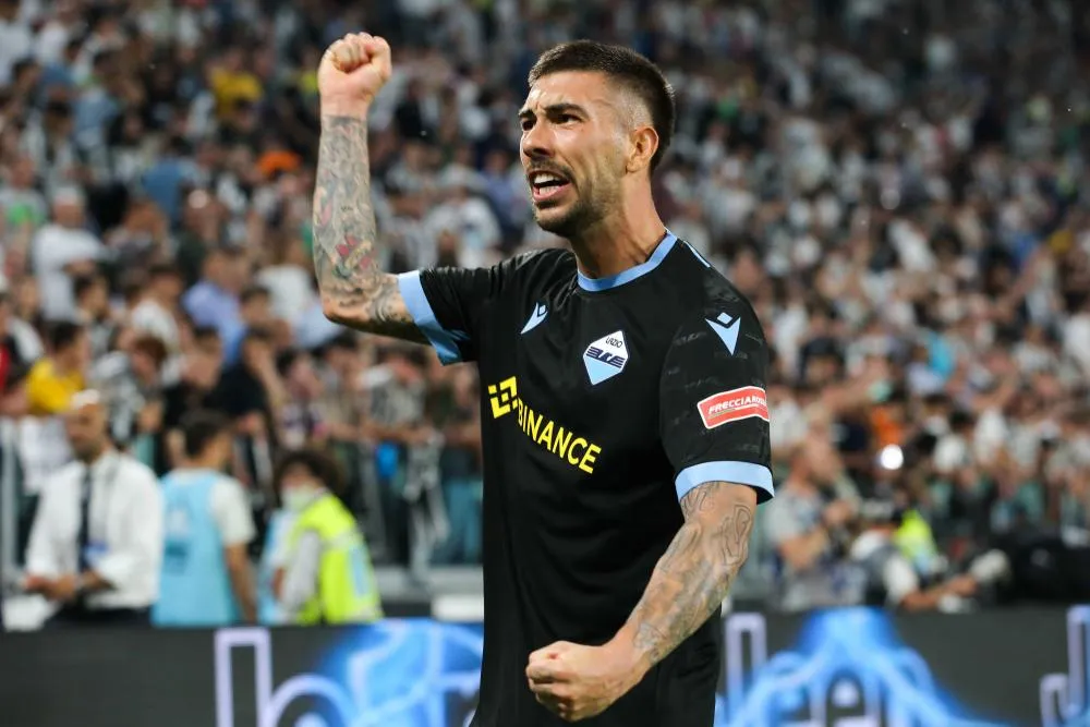 Mattia Zaccagni fait sa «<span style="font-size:50%">&nbsp;</span>gender reveal<span style="font-size:50%">&nbsp;</span>» au Stadio Olimpico