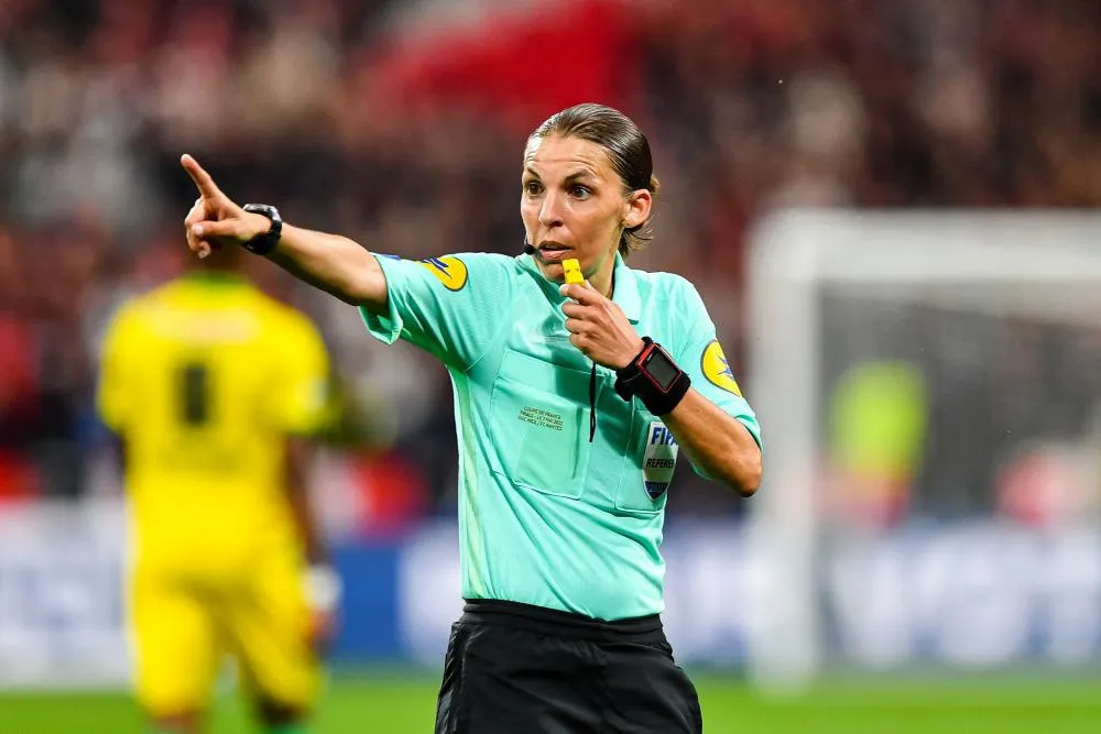 Stéphanie Frappart et Clément Turpin retenus parmi les arbitres du prochain Mondial