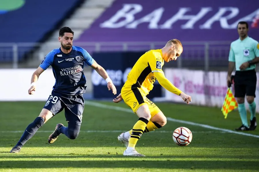 Ajaccio et Sochaux suivent le rythme, Paris perd encore du terrain