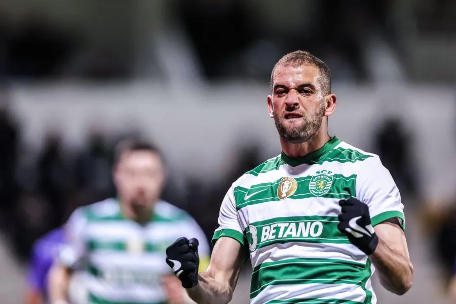 Islam Slimani, seul dans sa cage au Sporting