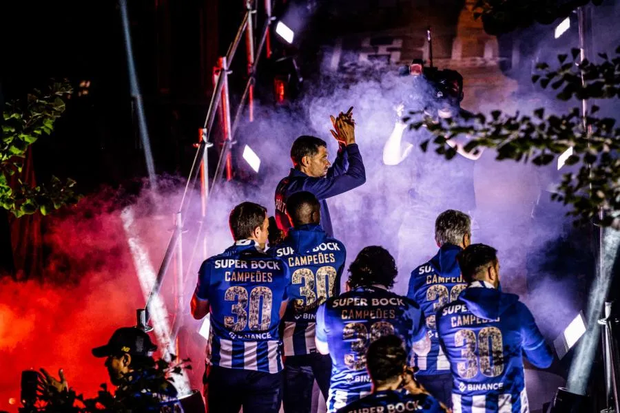 L&rsquo;arrivée triomphale du FC Porto à 3h du matin