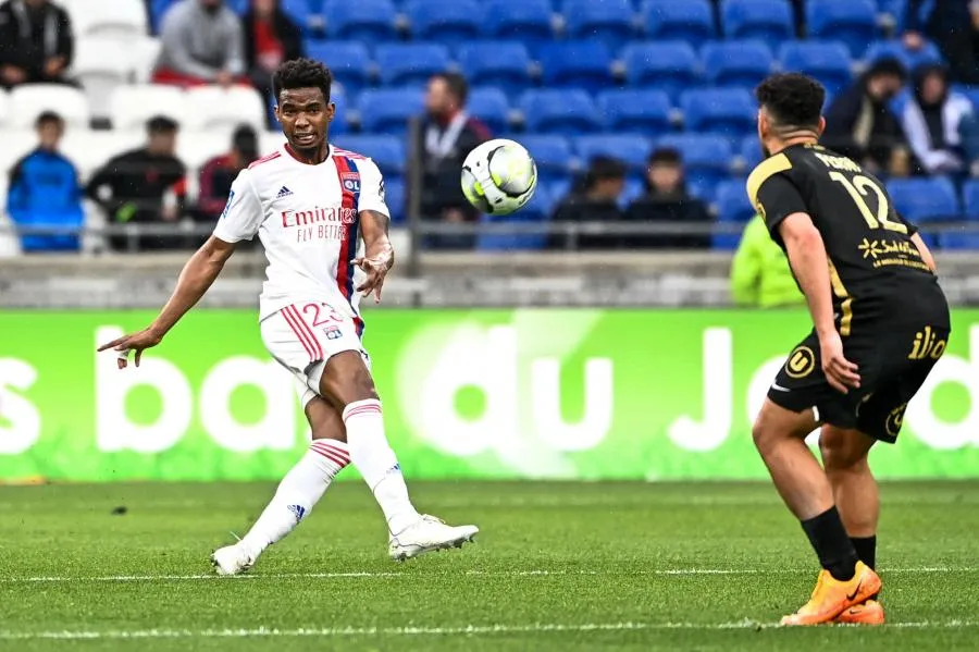 Thiago Mendes prolonge de deux ans à l&rsquo;OL