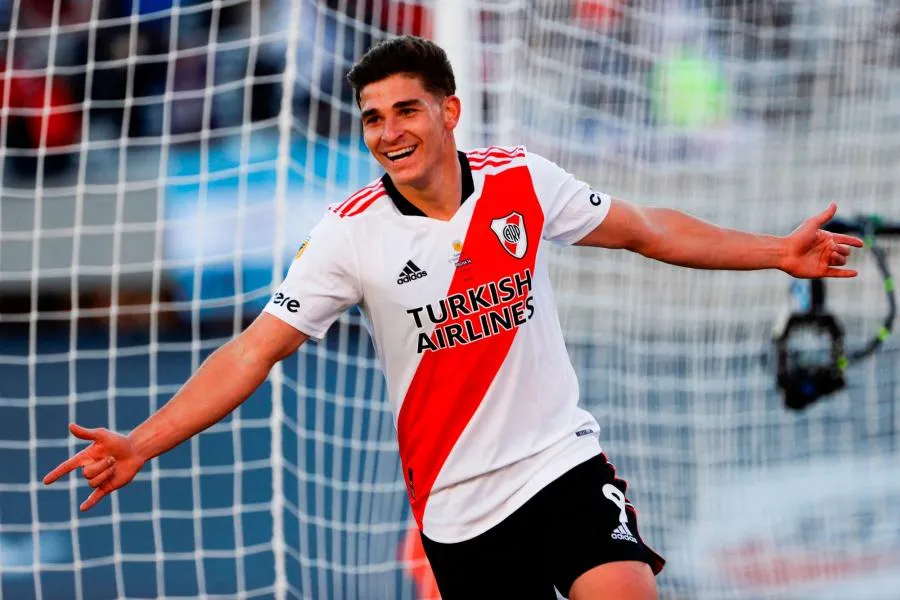 Julian Álvarez (River Plate) plante six pions en Copa Libertadores