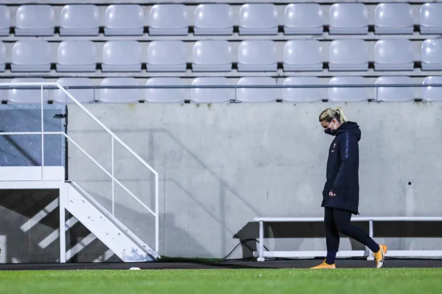 Amandine Henry, l&rsquo;absence qui pourrait coûter cher aux Bleues