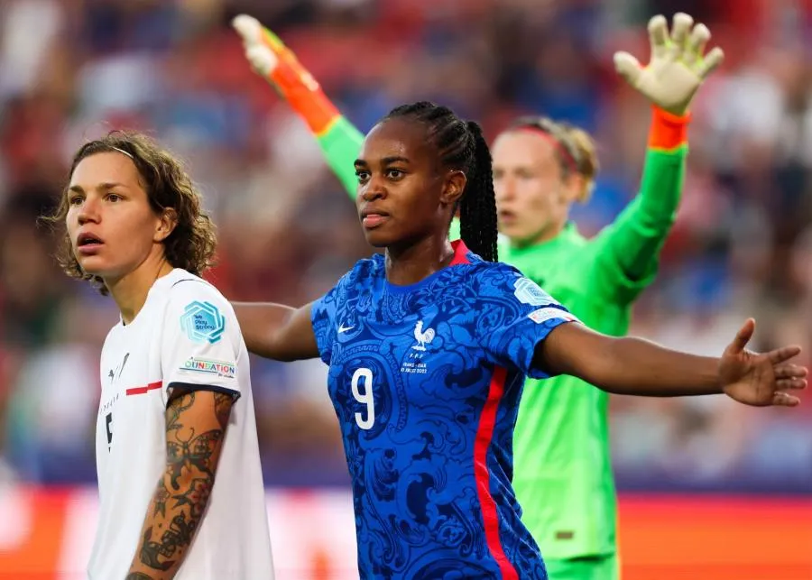 «<span style="font-size:50%"> </span>Je suis votre première supportrice<span style="font-size:50%"> </span>», le message de Katoto après sa blessure