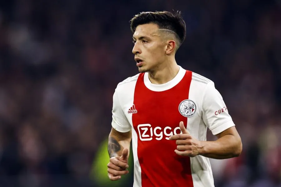 Lisandro Martínez rejoint officiellement Manchester United