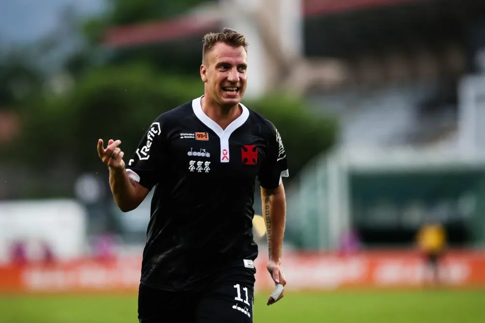 Maxi López devrait participer au rachat du Birmingham FC