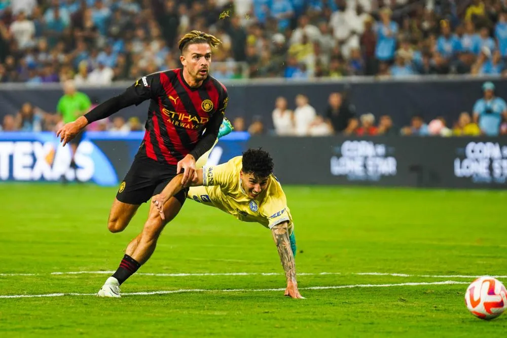 Amical : Quand Jack Grealish (Manchester City) s’embrouille avec Guillermo Ochoa et les joueurs du Club América en amical